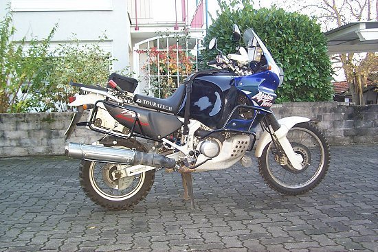 Bild 3. Mit dem Adapterst&uuml;ck sieht die Linie der Maschine bescheiden aus :-(