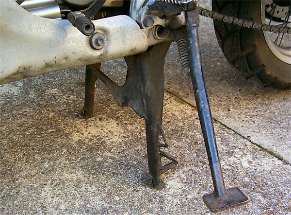 Original Honda Hauptst&auml;nder und angeschwei&szlig;te Platte am Seitenst&auml;nder