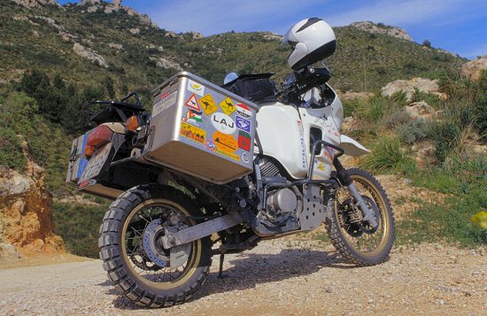 Transalp mit Africa Twin-Gabel, -Schwinge und -Radsatz