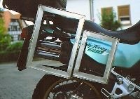 Halterahmen aus Edelstahl, am Gep&auml;cktr&auml;ger verschraubt